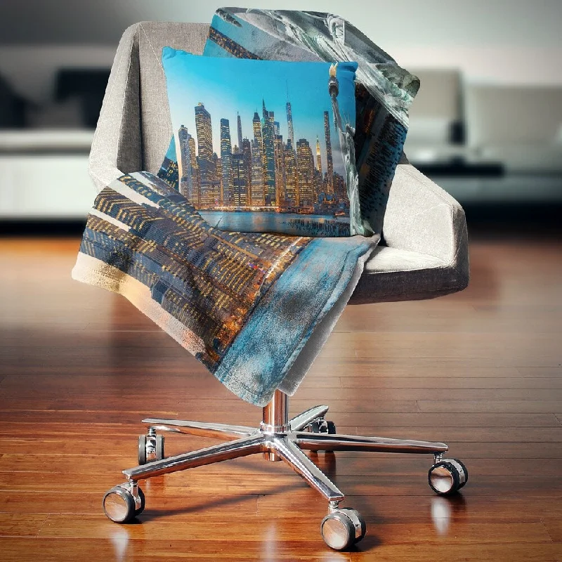 Cotton blankets for breathability and a lightweight feelCotton blankets for breathability and a lightweight feelDesignart 'Evening New York City Skyline Panorama' Throw Blanket Cotton blankets for breathability and a lightweight feelCotton blankets for breathability and a lightweight feelDesignart 'Evening New York City Skyline Panorama' Throw Blanket