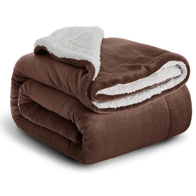 Silk blankets with a smooth and elegant touchSilk blankets with a smooth and elegant touch400 Gsm Queen Sherpa Fleece Blanket Reversible Coffee