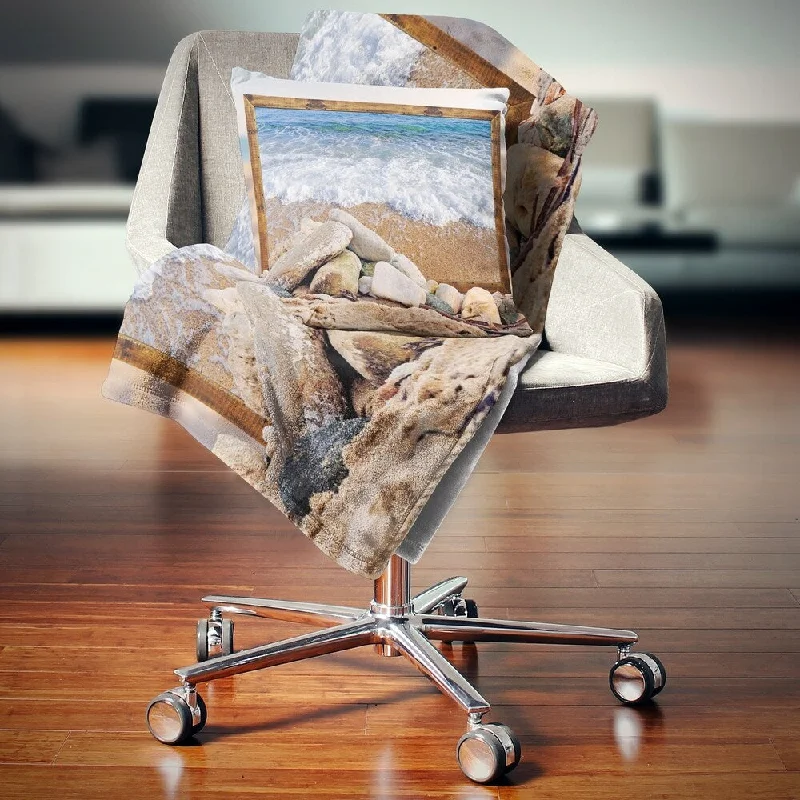 Linen blankets with a rustic and textured lookLinen blankets with a rustic and textured lookDesignart 'Framed Effect Waves and Rocks' Seashore Throw Blanket Linen blankets with a rustic and textured lookLinen blankets with a rustic and textured lookDesignart 'Framed Effect Waves and Rocks' Seashore Throw Blanket