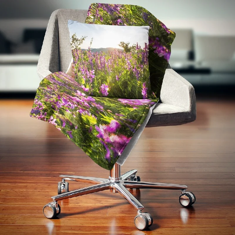 Silk blankets with a smooth and elegant touchSilk blankets with a smooth and elegant touchDesignart 'Amazing Summer Pasture with Flowers' Floral Throw Blanket Silk blankets with a smooth and elegant touchSilk blankets with a smooth and elegant touchDesignart 'Amazing Summer Pasture with Flowers' Floral Throw Blanket