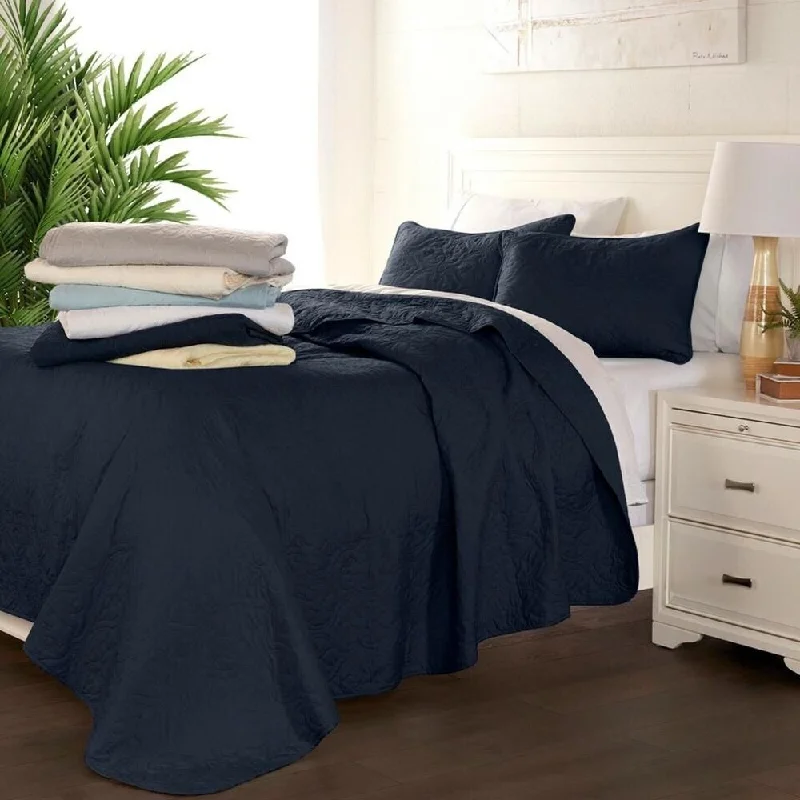 King - size blankets to cover large beds comfortablyKing - size blankets to cover large beds comfortably3pc Twin/TwinXL Luxury Damask Quilted Coverlet Set Midnight Blue King - size blankets to cover large beds comfortablyKing - size blankets to cover large beds comfortably3pc Twin/TwinXL Luxury Damask Quilted Coverlet Set Midnight Blue