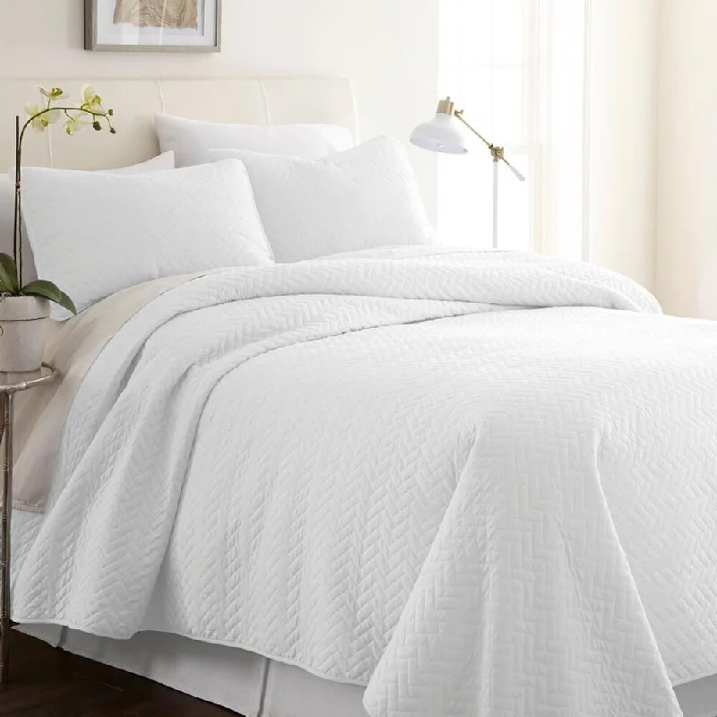 Linen blankets with a rustic and textured lookLinen blankets with a rustic and textured look3pc Twin/TwinXL Quilted Coverlet Set Softest Herring White Linen blankets with a rustic and textured lookLinen blankets with a rustic and textured look3pc Twin/TwinXL Quilted Coverlet Set Softest Herring White