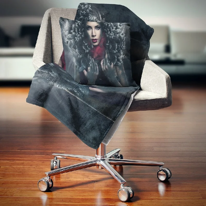 Microfiber blankets that are durable and easy to care forMicrofiber blankets that are durable and easy to care forDesignart 'Passionate Woman in Feather Hood' Portrait Throw Blanket Microfiber blankets that are durable and easy to care forMicrofiber blankets that are durable and easy to care forDesignart 'Passionate Woman in Feather Hood' Portrait Throw Blanket