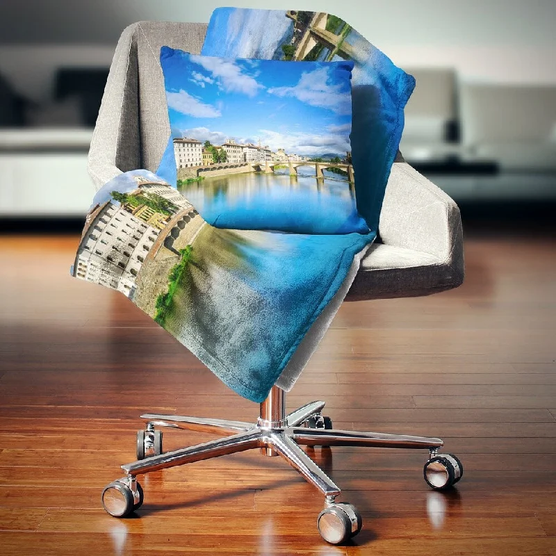 Linen blankets with a rustic and textured lookLinen blankets with a rustic and textured lookDesignart 'Ponte Alle Grazie Florence Italy' Seashore Throw Blanket Linen blankets with a rustic and textured lookLinen blankets with a rustic and textured lookDesignart 'Ponte Alle Grazie Florence Italy' Seashore Throw Blanket