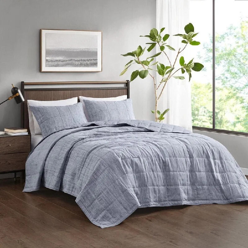 Linen blankets with a rustic and textured lookLinen blankets with a rustic and textured look3pc Full/Queen Striated Cationic Dyed Oversized Quilt Set Blue Linen blankets with a rustic and textured lookLinen blankets with a rustic and textured look3pc Full/Queen Striated Cationic Dyed Oversized Quilt Set Blue