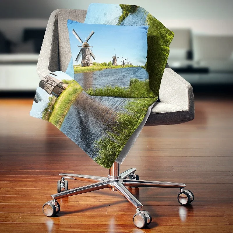 King - size blankets to cover large beds comfortablyKing - size blankets to cover large beds comfortablyDesignart 'Windmills at Kinderdijk' Landscape Fleece Throw Blanket King - size blankets to cover large beds comfortablyKing - size blankets to cover large beds comfortablyDesignart 'Windmills at Kinderdijk' Landscape Fleece Throw Blanket