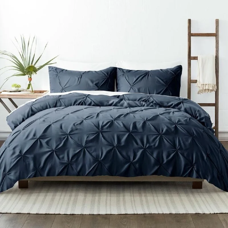 Linen blankets with a rustic and textured lookLinen blankets with a rustic and textured lookKing/Cal King Pinch Pleat Duvet Cover Set Navy