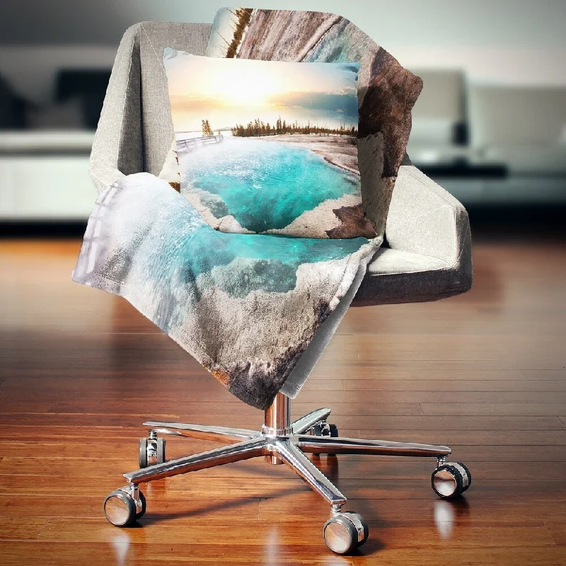 Silk blankets with a smooth and elegant touchSilk blankets with a smooth and elegant touchDesignart 'Crystal Clear Lake in Yellowstone' Landscape Fleece Throw Blanket Silk blankets with a smooth and elegant touchSilk blankets with a smooth and elegant touchDesignart 'Crystal Clear Lake in Yellowstone' Landscape Fleece Throw Blanket