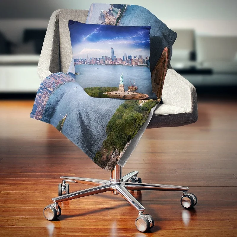 Wool blankets with natural warmth and insulationWool blankets with natural warmth and insulationDesignart 'Statue of Liberty and Skyline' Cityscape Photo Throw Blanket Wool blankets with natural warmth and insulationWool blankets with natural warmth and insulationDesignart 'Statue of Liberty and Skyline' Cityscape Photo Throw Blanket