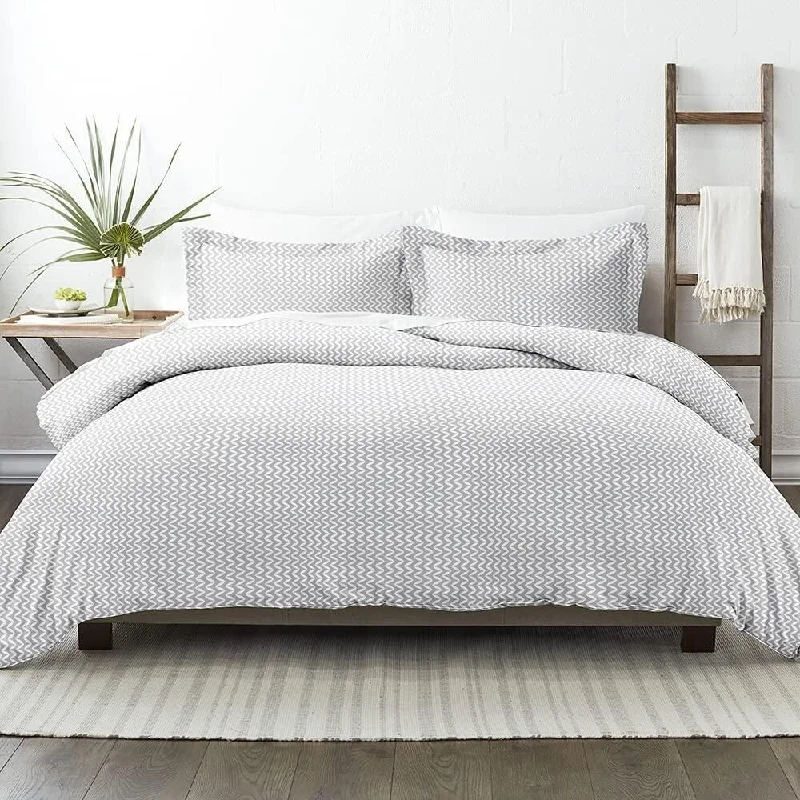 Acrylic blankets for a soft and affordable alternativeAcrylic blankets for a soft and affordable alternative3pc Full/Queen Premium Puffed Chevron Duvet Cover Set Light Grey