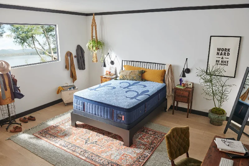 Memory foam mattresses for pressure relief and contouringStearns & Foster® Lux Hybrid Medium Mattress