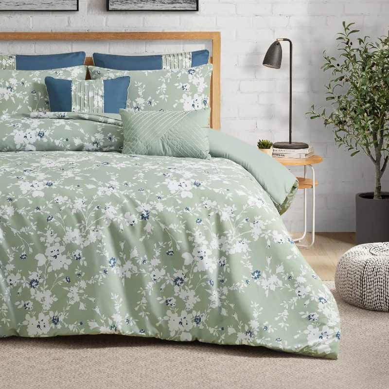 Full - size comforters suitable for full - sized beds in guest rooms or small bedroomsLucky Brand Fianna Reversible Floral Luxury Comforter Bedding Set