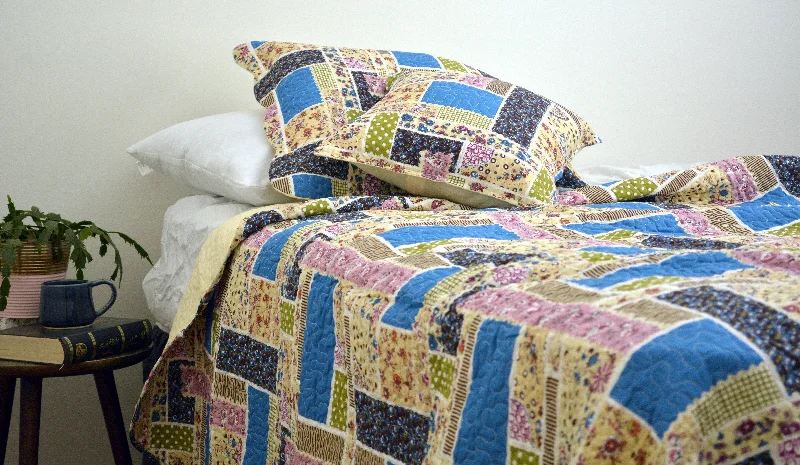 tropical style bedspreads with palm leaves and bright colors for a vacation - like vibeDaDa Bedding Cottage Blue Ivory Yellow Floral Scalloped Cotton Patchwork Quilted Bedspread Set (DXJ103269-1) tropical style bedspreads with palm leaves and bright colors for a vacation - like vibeDaDa Bedding Cottage Blue Ivory Yellow Floral Scalloped Cotton Patchwork Quilted Bedspread Set (DXJ103269-1)