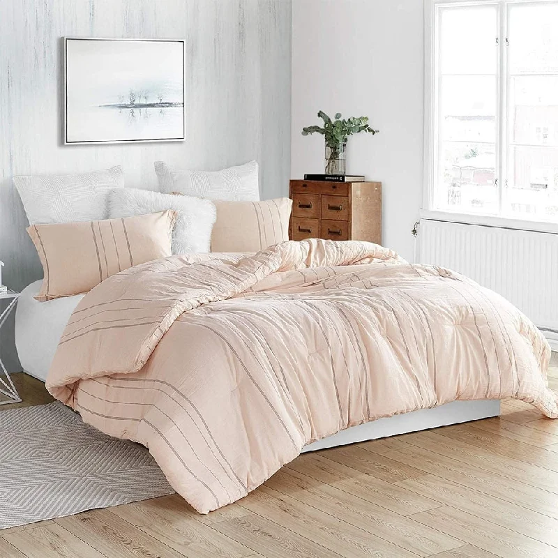 Microfiber - filled comforters that are lightweight and easy to care forCreme De La Yarn Dyed Comforter - 100% Cotton Microfiber - filled comforters that are lightweight and easy to care forCreme De La Yarn Dyed Comforter - 100% Cotton