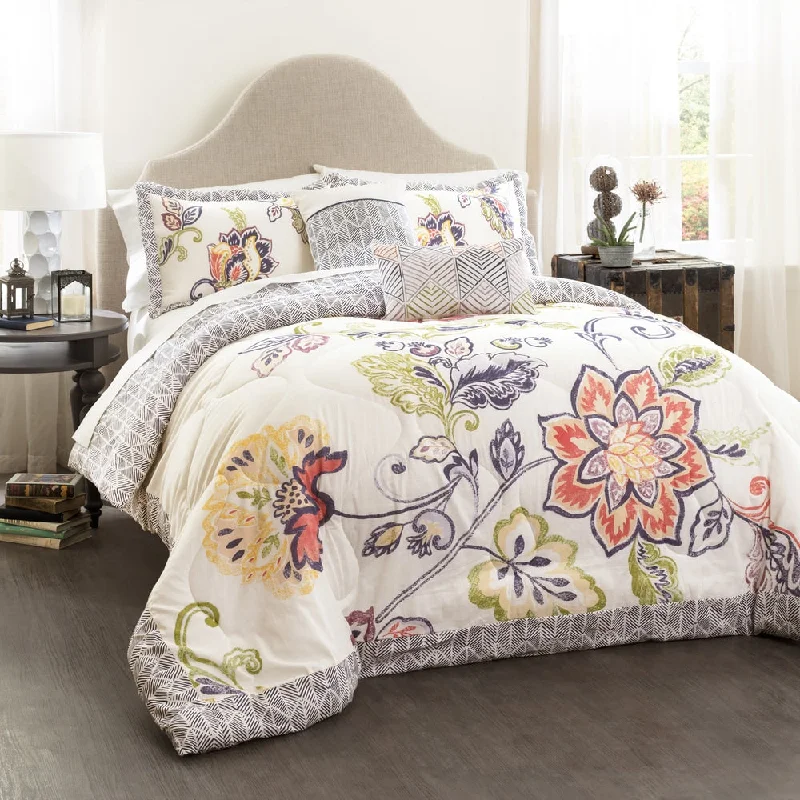 Wool - filled comforters with natural moisture - wicking and temperature - regulating featuresThe Curated Nomad Conchita 5-piece Quilted Comforter Set Wool - filled comforters with natural moisture - wicking and temperature - regulating featuresThe Curated Nomad Conchita 5-piece Quilted Comforter Set