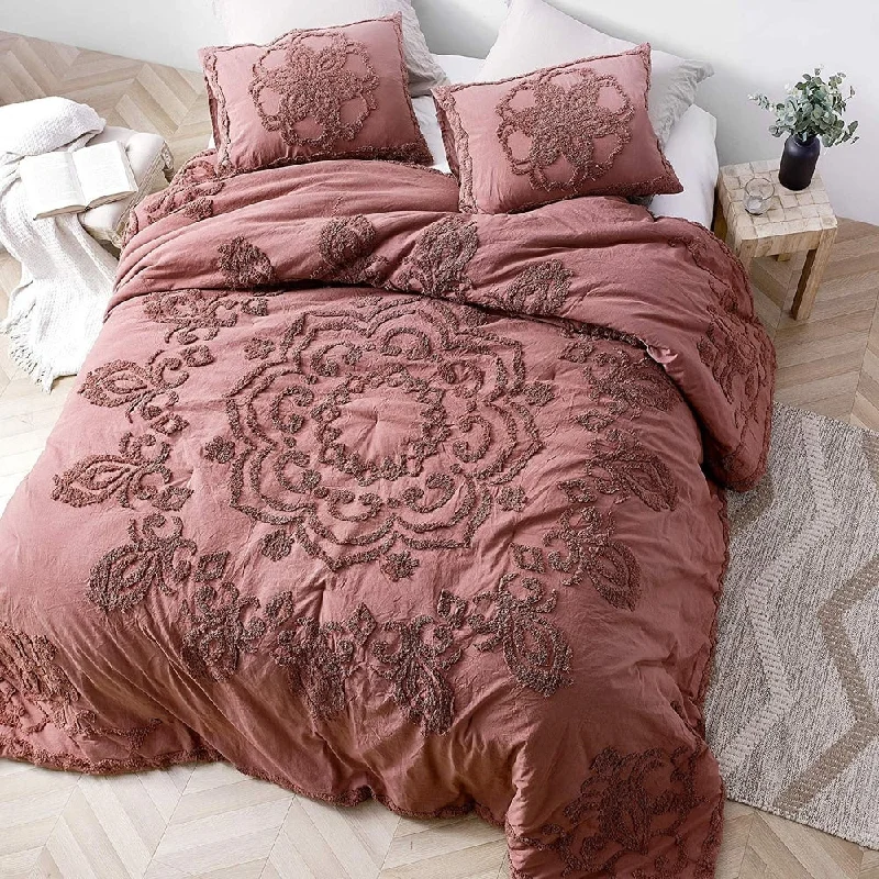 Queen - size comforters for standard queen - sized mattressesBurgundy Sunset Oversized Comforter (Shams not included) Queen - size comforters for standard queen - sized mattressesBurgundy Sunset Oversized Comforter (Shams not included)