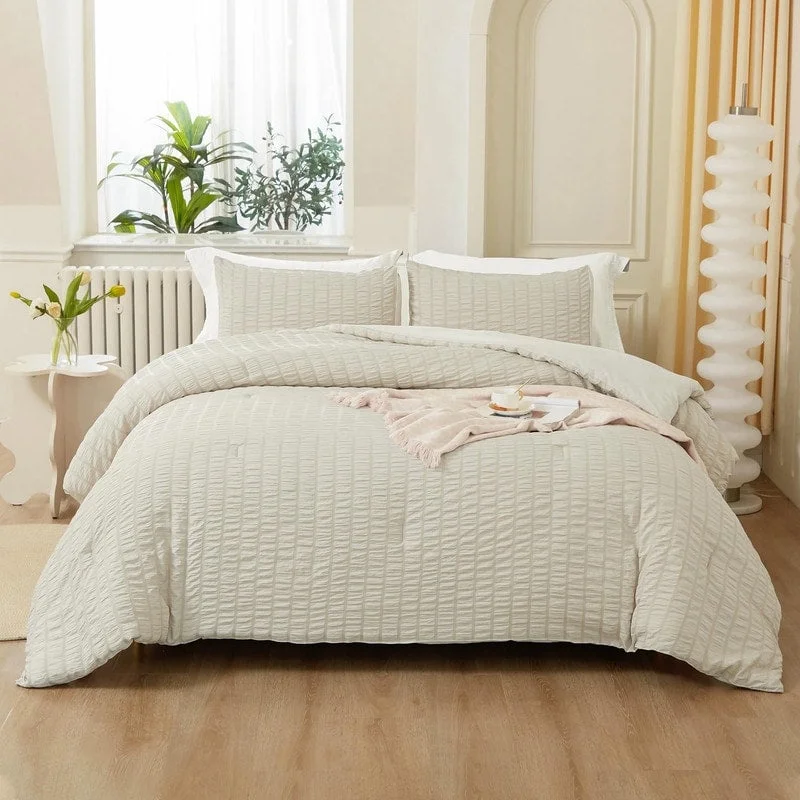 King - size comforters to fit large king - sized beds perfectly3 Pieces Lightweight Summer Seersucker Bedding Comforters Sets
