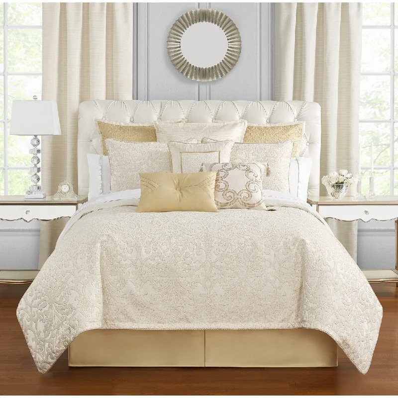 Full - size comforters suitable for full - sized beds in guest rooms or small bedroomsValetta 6PC. Comforter Set Full - size comforters suitable for full - sized beds in guest rooms or small bedroomsValetta 6PC. Comforter Set