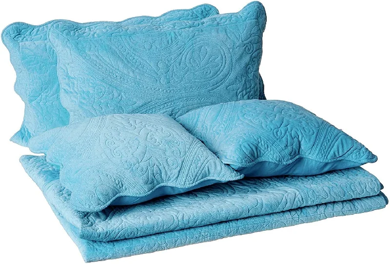 country style bedspreads with floral prints and gingham accents for a homely feelTache Super Soft Blue Scalloped Magic Carpet Quilted Fleece Bedspread Set (DXJ109042-2) country style bedspreads with floral prints and gingham accents for a homely feelTache Super Soft Blue Scalloped Magic Carpet Quilted Fleece Bedspread Set (DXJ109042-2)
