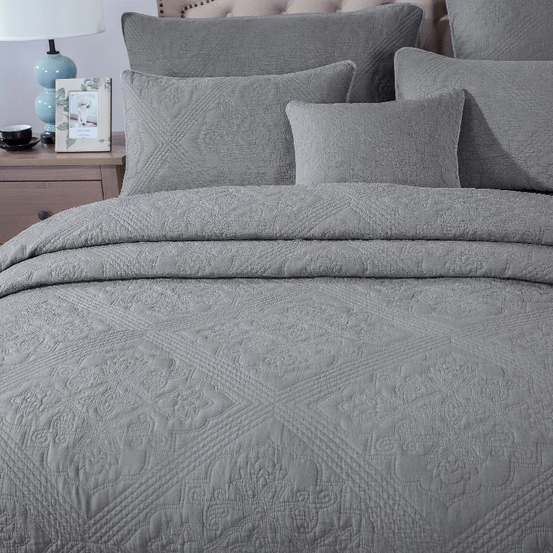 minimalist japanese style bedspreads with simple and clean linesDaDa Bedding Floral Vintage Stone Wash Grey Matelassé Ash Silver Diamond Pattern Quilted Bedspread Set (JHW855) minimalist japanese style bedspreads with simple and clean linesDaDa Bedding Floral Vintage Stone Wash Grey Matelassé Ash Silver Diamond Pattern Quilted Bedspread Set (JHW855)