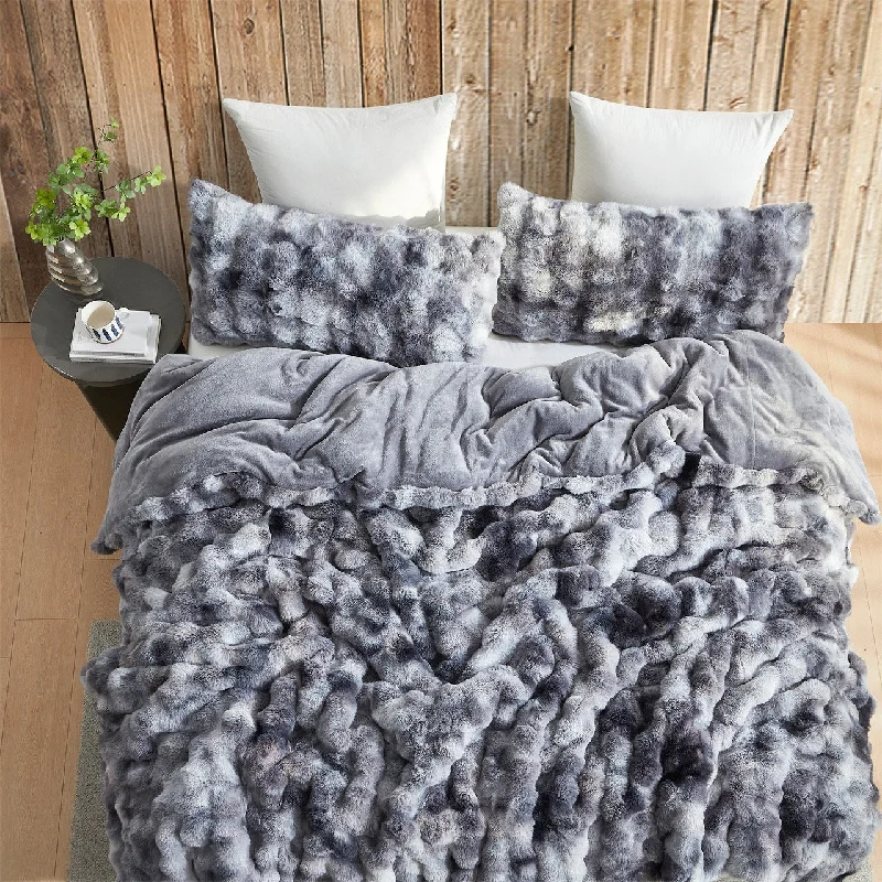 Silk - filled comforters for a luxurious and smooth touchBeary Soft - Coma Inducer® Oversized Comforter Set - Glacier Black Bear Silk - filled comforters for a luxurious and smooth touchBeary Soft - Coma Inducer® Oversized Comforter Set - Glacier Black Bear