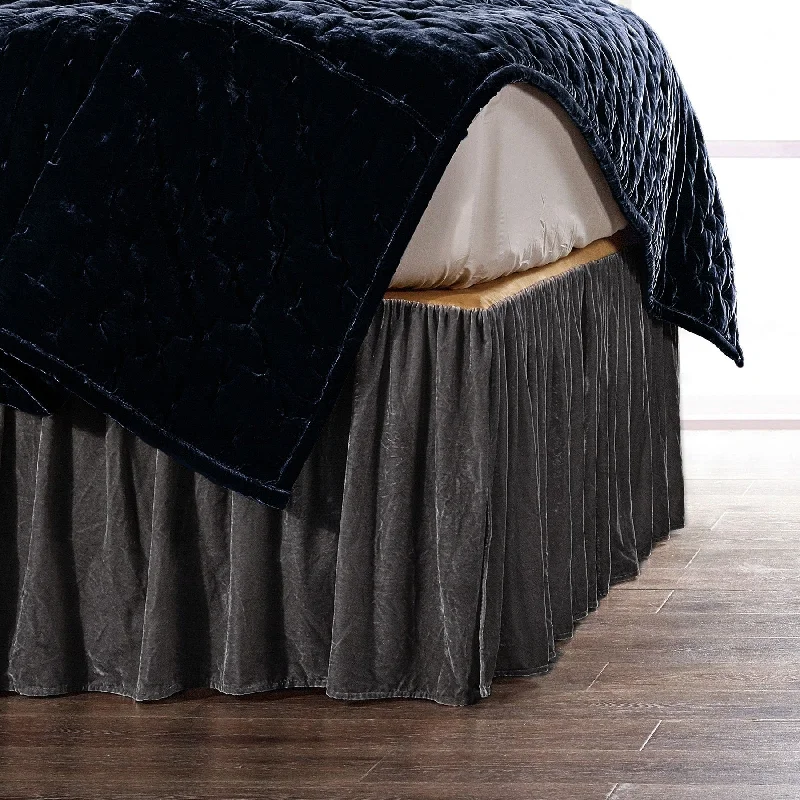 Bed skirts with a child - friendly printHiEnd Accents Stella Faux Silk Velvet Romantic Western Bed Skirt, 1PC Bed skirts with a child - friendly printHiEnd Accents Stella Faux Silk Velvet Romantic Western Bed Skirt, 1PC