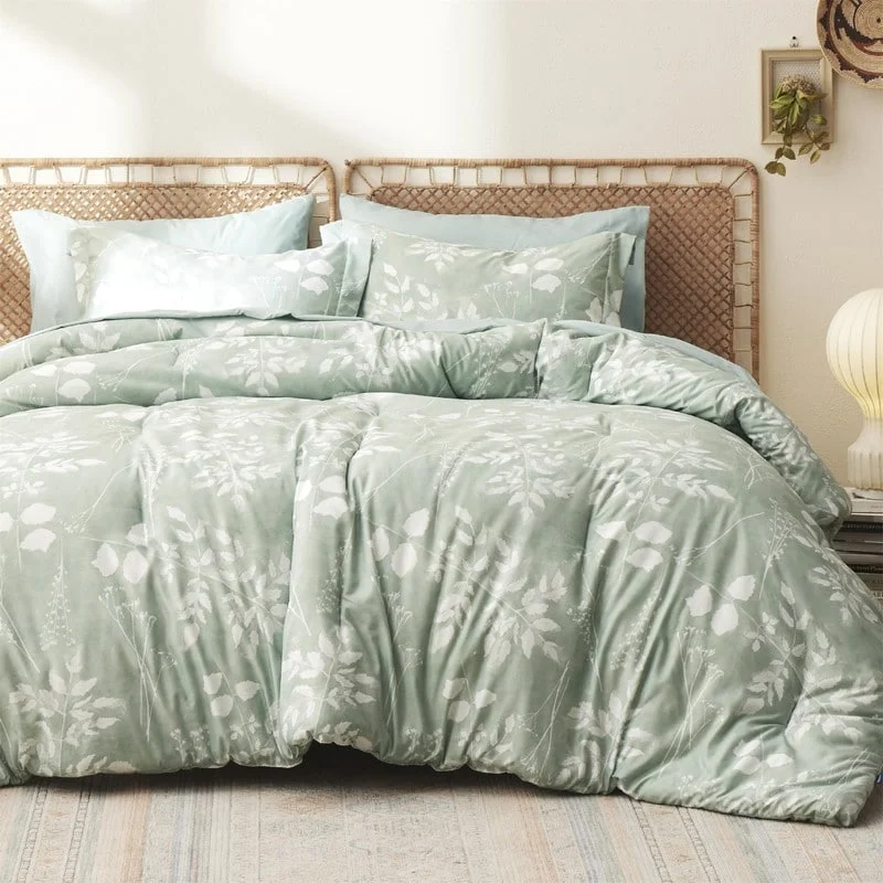 Microfiber - filled comforters that are lightweight and easy to care forFloral Bedding Sets Bed in a Bag with Botanical Flowers Comforter Microfiber - filled comforters that are lightweight and easy to care forFloral Bedding Sets Bed in a Bag with Botanical Flowers Comforter