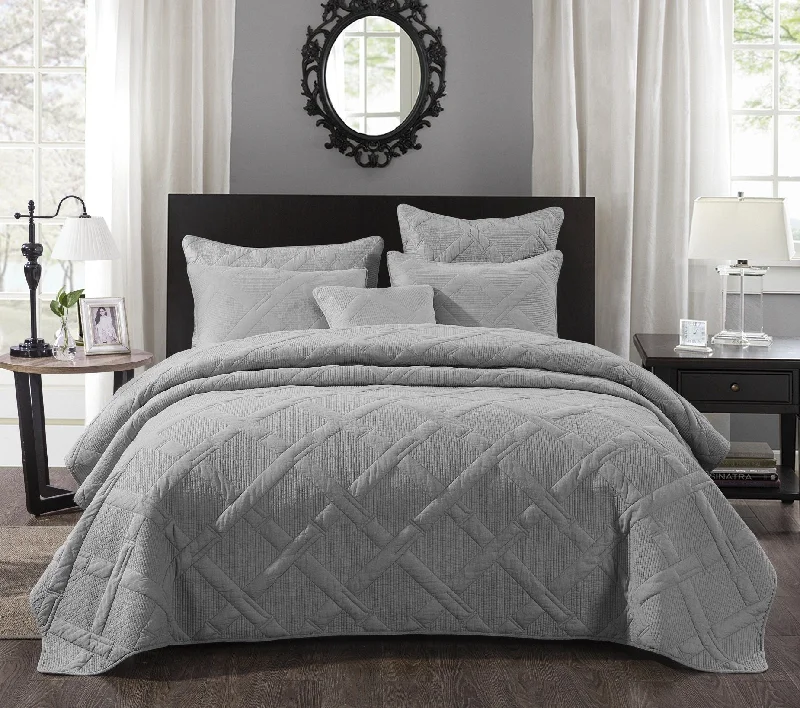 art deco bedspreads with geometric patterns for a retro - inspired bedroomTache Soothing Pastel Silver Diamond Stitch Light Gray Cotton Quilt Set (JHW-862) art deco bedspreads with geometric patterns for a retro - inspired bedroomTache Soothing Pastel Silver Diamond Stitch Light Gray Cotton Quilt Set (JHW-862)