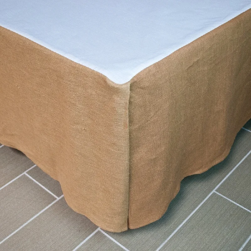 Bed skirts with a geometric cut - out designAustin Horn Classics Dakota Luxury Bed Skirt Bed skirts with a geometric cut - out designAustin Horn Classics Dakota Luxury Bed Skirt