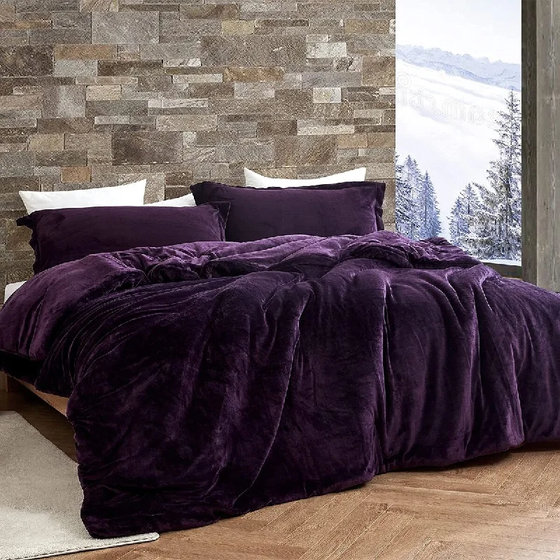 Goose down comforters known for their superior quality and insulationThe Original Plush - Coma Inducer® Oversized Comforter Set - Midnight Purple Goose down comforters known for their superior quality and insulationThe Original Plush - Coma Inducer® Oversized Comforter Set - Midnight Purple