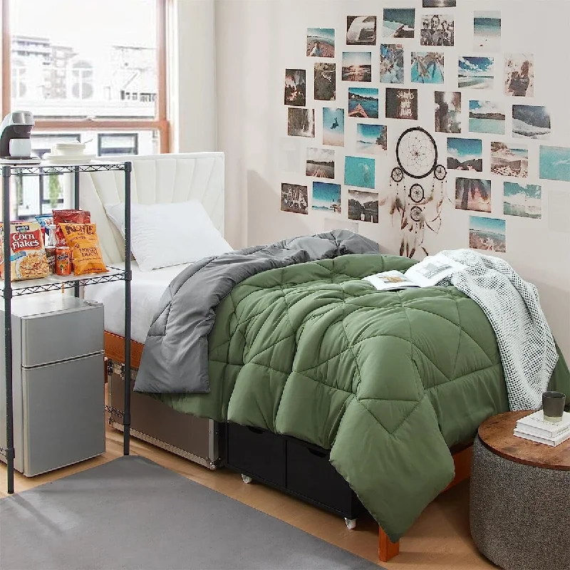 Latex - filled comforters with a bouncy texture and good supportHero Green/Charcoal Gray Reversible Twin XL Comforter Latex - filled comforters with a bouncy texture and good supportHero Green/Charcoal Gray Reversible Twin XL Comforter