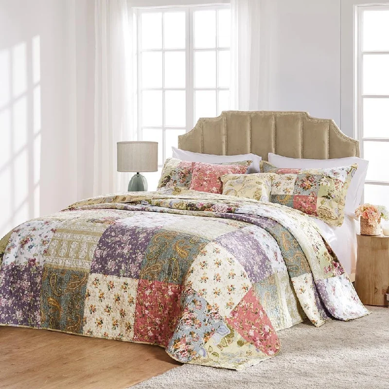 modern minimalist bedspreads for contemporary bedroomsBlooming Prairie Quilted Bedspread Set modern minimalist bedspreads for contemporary bedroomsBlooming Prairie Quilted Bedspread Set