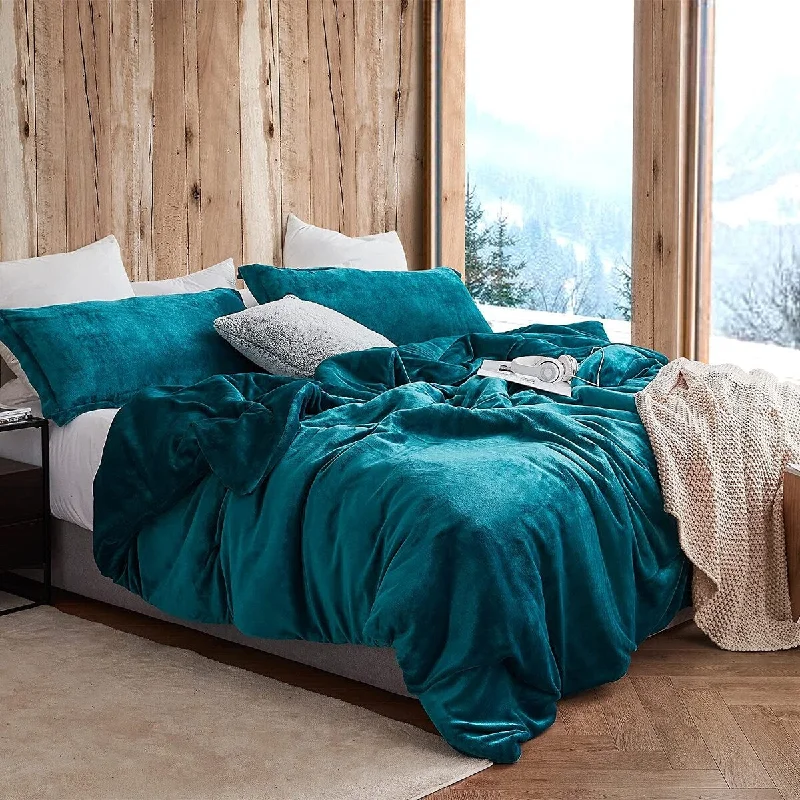 Duck down comforters with a softer feel and good warmth retentionThe Original Plush - Coma Inducer® Oversized Comforter Set - Deep Lagoon Blue Duck down comforters with a softer feel and good warmth retentionThe Original Plush - Coma Inducer® Oversized Comforter Set - Deep Lagoon Blue