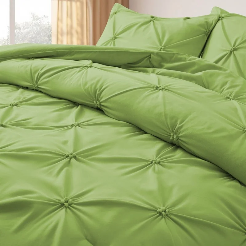 Microfiber - filled comforters that are lightweight and easy to care for3 Piece Pintuck Pinch Pleat Comforter Set, Bedding Set for All Season Microfiber - filled comforters that are lightweight and easy to care for3 Piece Pintuck Pinch Pleat Comforter Set, Bedding Set for All Season