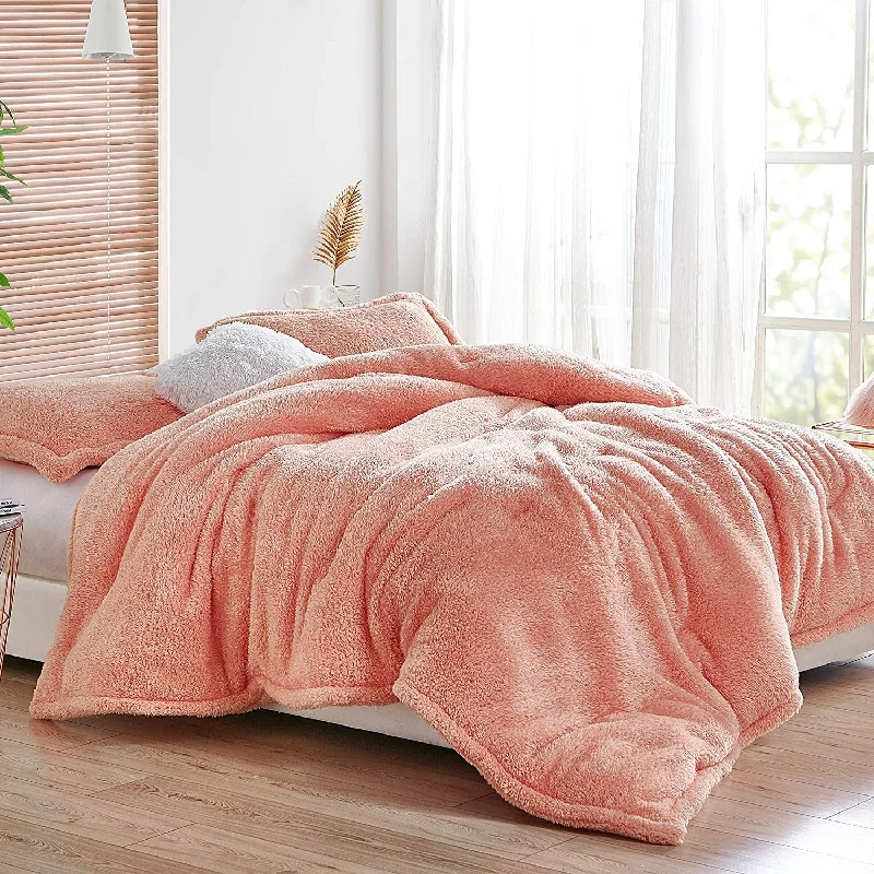 Microfiber - filled comforters that are lightweight and easy to care forHollywood - Coma Inducer® Oversized Comforter Set - Desert Flower Microfiber - filled comforters that are lightweight and easy to care forHollywood - Coma Inducer® Oversized Comforter Set - Desert Flower