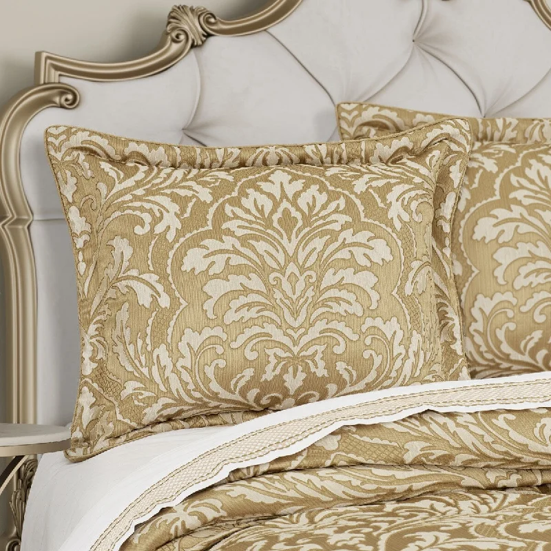 Full - size comforters suitable for full - sized beds in guest rooms or small bedroomsAurelia Comforter Set
