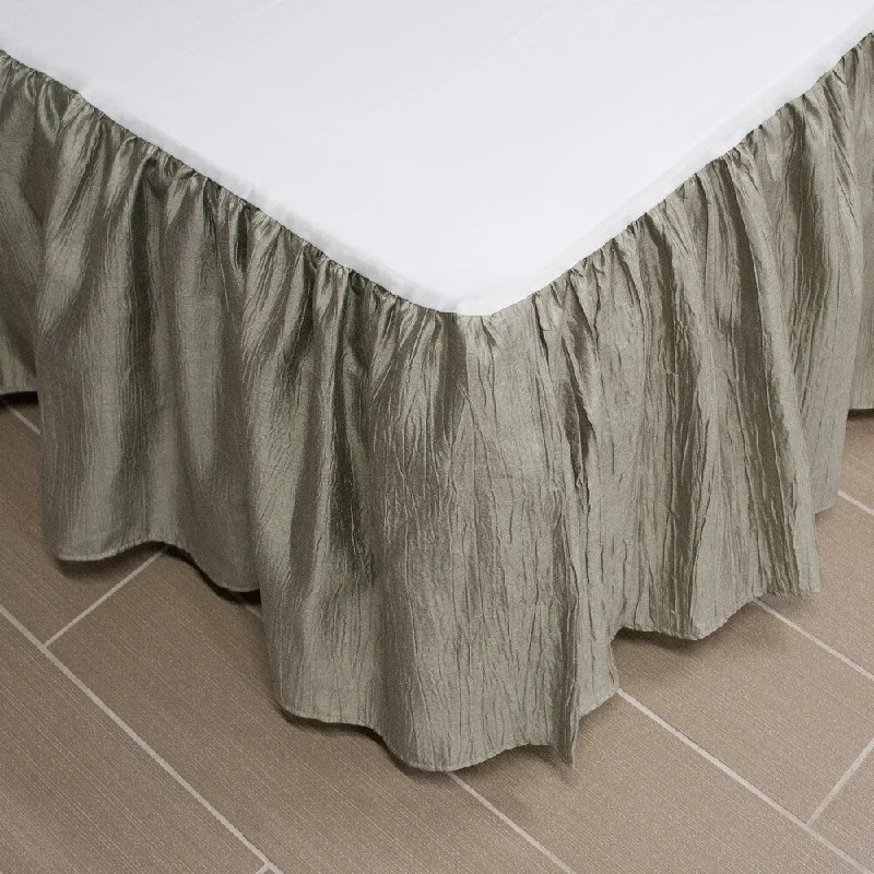 Bed skirts with a metallic thread for a touch of glamourAustin Horn Classics Lexington Luxury Bed Skirt Bed skirts with a metallic thread for a touch of glamourAustin Horn Classics Lexington Luxury Bed Skirt