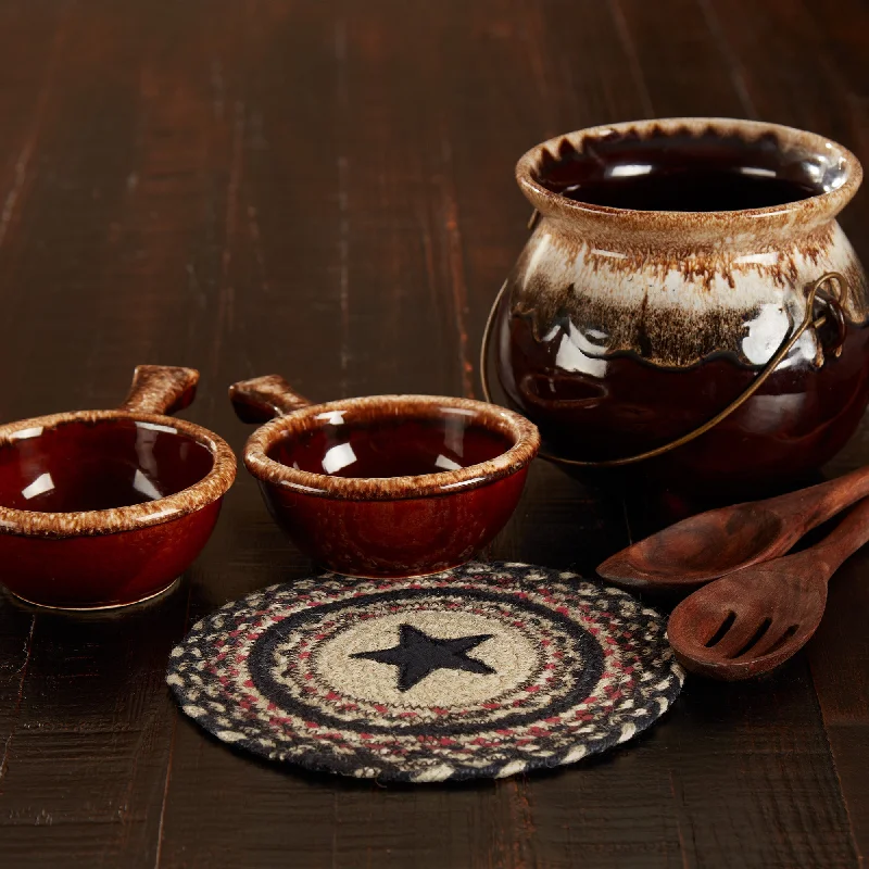 Bed skirts with a high - quality elastic waistbandColonial Star Jute Trivet 8