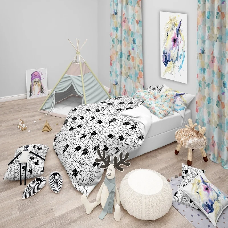 Round Pillows for Boho-Style InteriorsDesignart 'Cats Pattern' Modern Teen Bedding Set - Duvet Cover & Shams Round Pillows for Boho-Style InteriorsDesignart 'Cats Pattern' Modern Teen Bedding Set - Duvet Cover & Shams