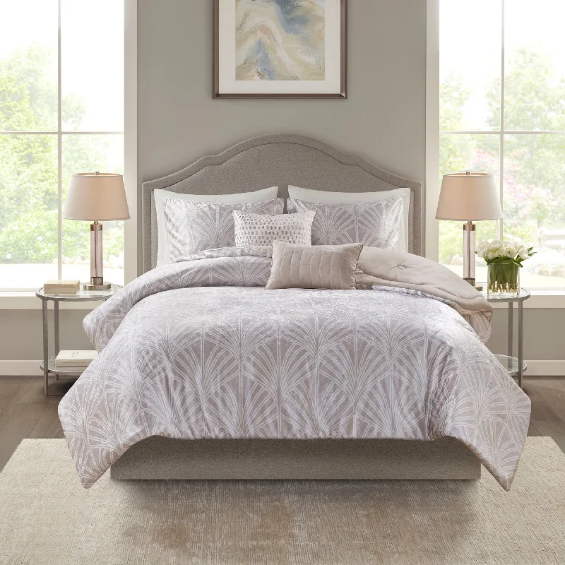 Bamboo - fiber - filled comforters with antibacterial and breathable qualitiesBeautyrest Kiona Silver/ Champagne 5 Piece Crushed Velvet Comforter Set Bamboo - fiber - filled comforters with antibacterial and breathable qualitiesBeautyrest Kiona Silver/ Champagne 5 Piece Crushed Velvet Comforter Set