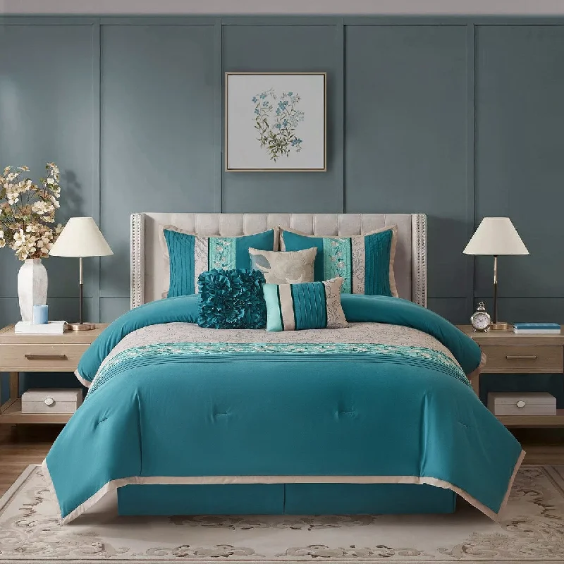 Duck down comforters with a softer feel and good warmth retentionNanshing Nicole 7-Piece Glam Floral Comforter Set Duck down comforters with a softer feel and good warmth retentionNanshing Nicole 7-Piece Glam Floral Comforter Set