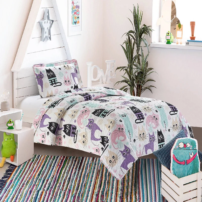victorian style bedspreads with intricate embroidery for a classic and elegant touchAll American Collection Multi-Colored Cat Printed Bedspread Set victorian style bedspreads with intricate embroidery for a classic and elegant touchAll American Collection Multi-Colored Cat Printed Bedspread Set
