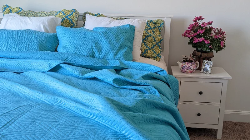 industrial style bedspreads with a rugged look for urban loftsDaDa Bedding Gentle Wave Turquoise Teal Blue Lagoon Lightweight Quilted Bedspread Set (LH3000) industrial style bedspreads with a rugged look for urban loftsDaDa Bedding Gentle Wave Turquoise Teal Blue Lagoon Lightweight Quilted Bedspread Set (LH3000)