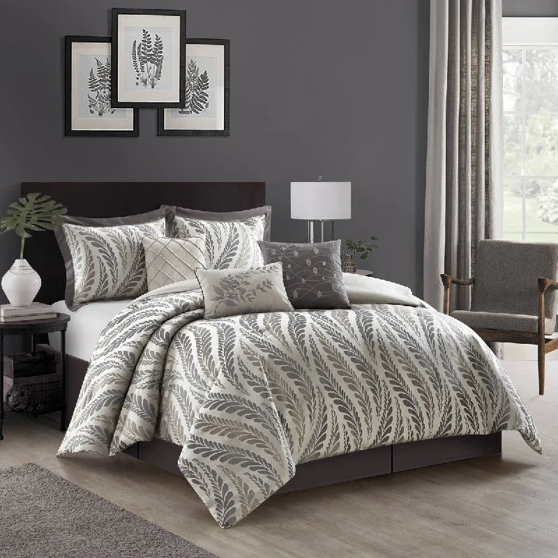 Latex - filled comforters with a bouncy texture and good supportNanshing Caspa 7 Piece Chic Leaf Design Comforter Set Latex - filled comforters with a bouncy texture and good supportNanshing Caspa 7 Piece Chic Leaf Design Comforter Set