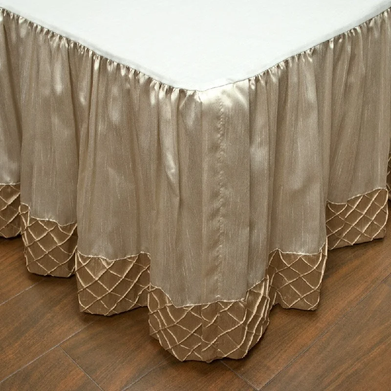 Bed skirts with a geometric cut - out designAustin Horn Classics Casablanca Luxury Bed Skirt Bed skirts with a geometric cut - out designAustin Horn Classics Casablanca Luxury Bed Skirt