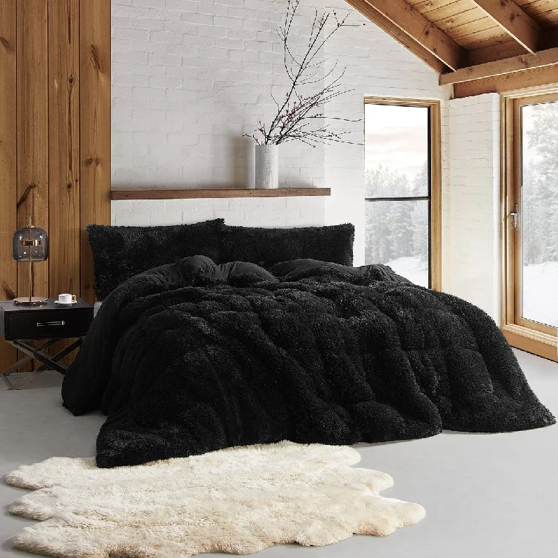 Full - size comforters suitable for full - sized beds in guest rooms or small bedroomsAlaskan Winters® - Coma Inducer® Oversized Comforter - Black Full - size comforters suitable for full - sized beds in guest rooms or small bedroomsAlaskan Winters® - Coma Inducer® Oversized Comforter - Black