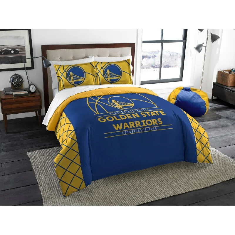 Microfiber - filled comforters that are lightweight and easy to care forNBA Golden State Warriors Reverse Slam 3 Piece Full/Queen Comforter Set