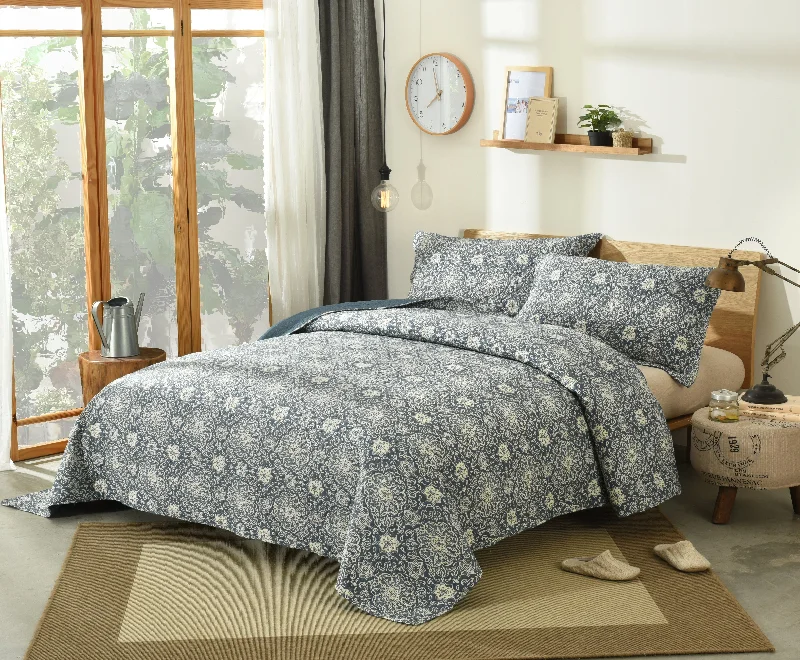 minimalist japanese style bedspreads with simple and clean linesDaDa Bedding Bohemian Navy Blue Floral Medallion Quilted Bedspread Set (14932-3) minimalist japanese style bedspreads with simple and clean linesDaDa Bedding Bohemian Navy Blue Floral Medallion Quilted Bedspread Set (14932-3)