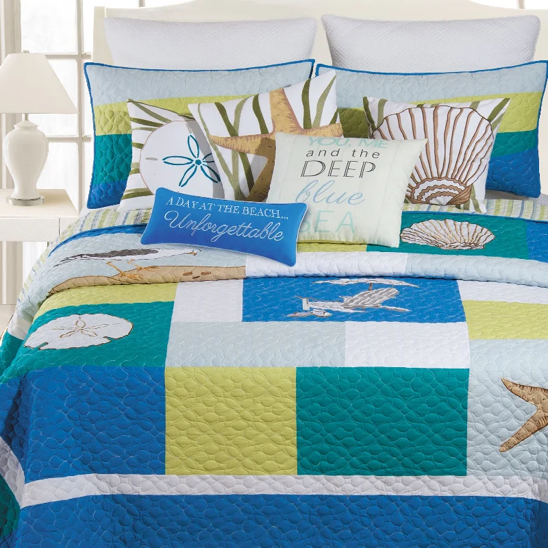 Goose down comforters known for their superior quality and insulationBlue Oasis Full/Queen Set Goose down comforters known for their superior quality and insulationBlue Oasis Full/Queen Set