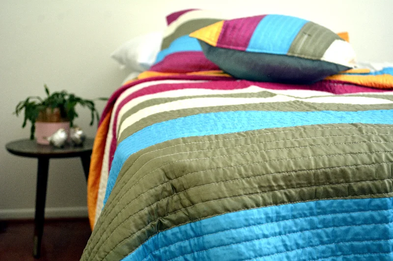 southwestern style bedspreads with native american patterns for a cultural touchDaDa Bedding Suburban Striped Metallic Shiny Colorful Bedspread Set - Twin (DXJ106215) southwestern style bedspreads with native american patterns for a cultural touchDaDa Bedding Suburban Striped Metallic Shiny Colorful Bedspread Set - Twin (DXJ106215)
